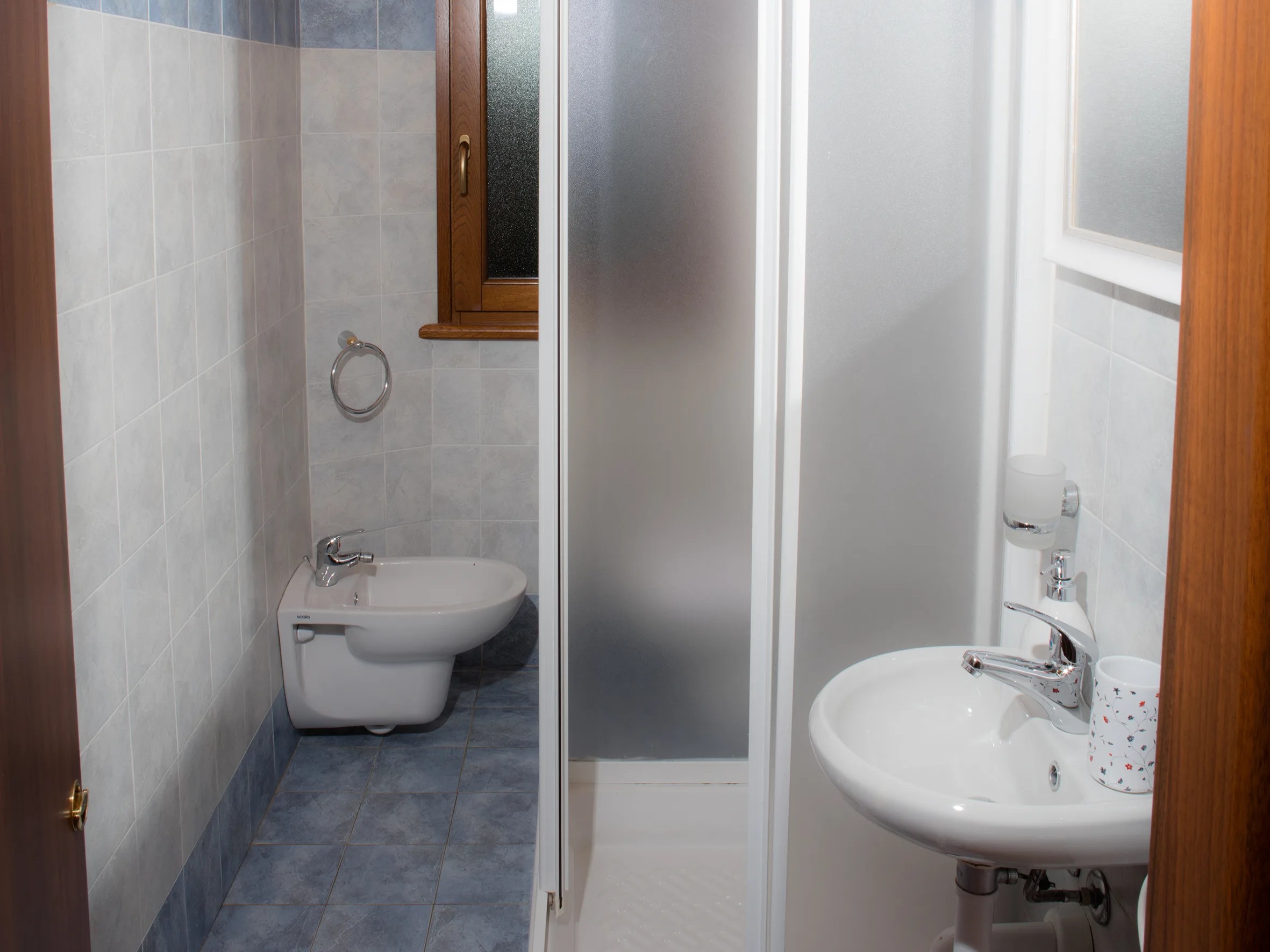 Bagno della camera B6